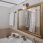 Nereides Luxury Villa *